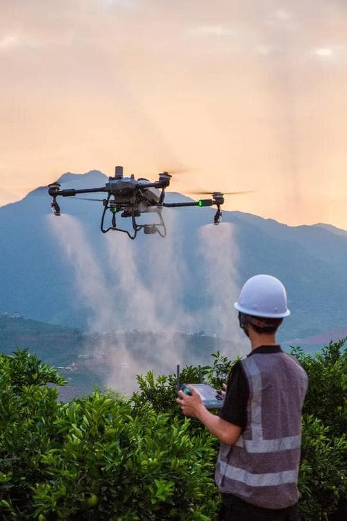 Revolutionizing Agriculture in Chatham-Kent: Precision Drone Spraying for Maximum Yield